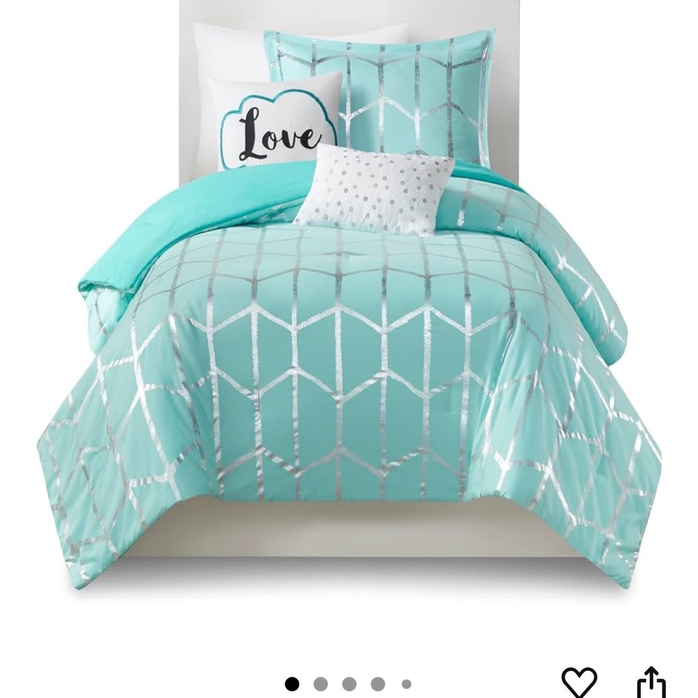 Aqua and Silver Geometric Bedding Set